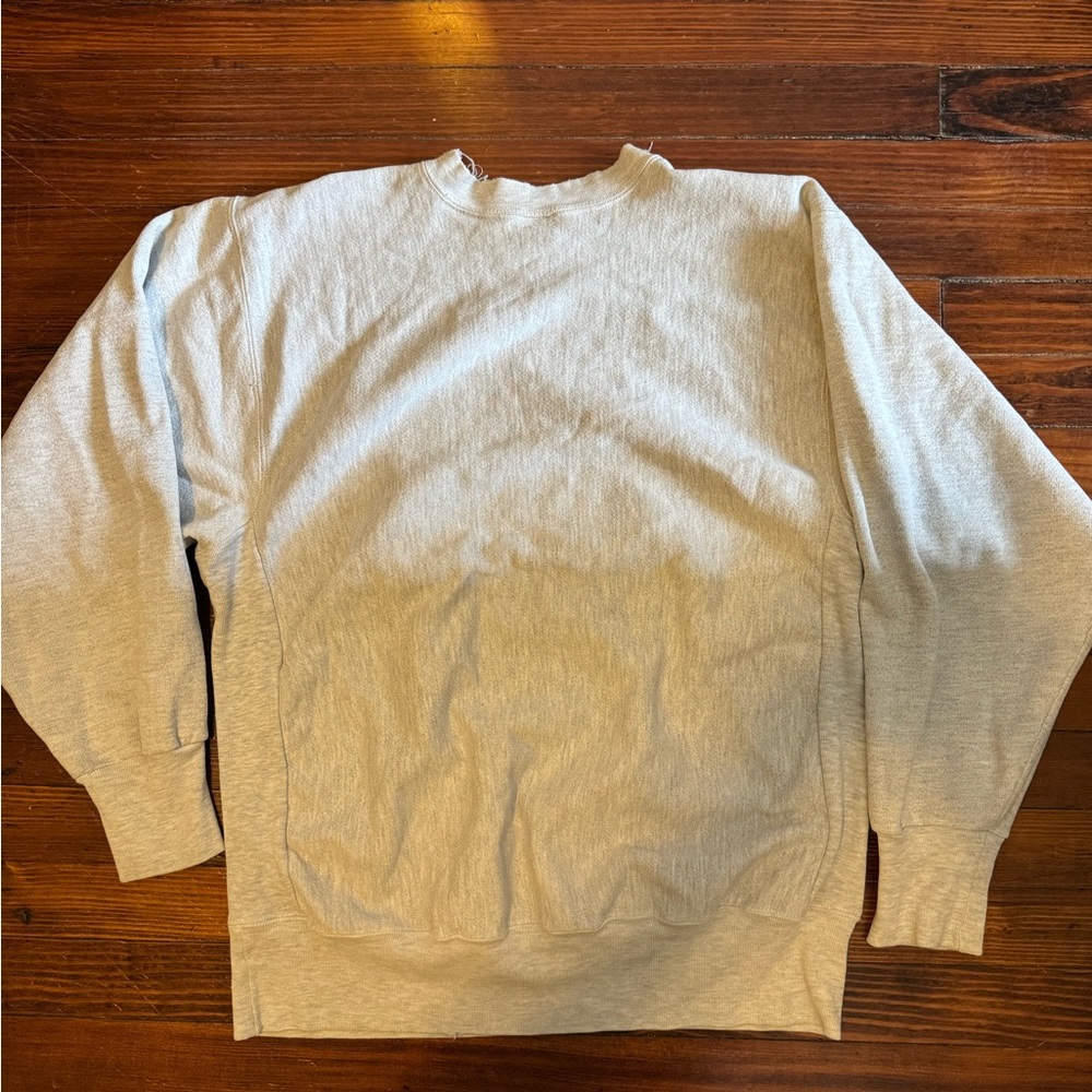 #575 VERY VINTAGE 1980s XAVIER MUSKETEERS Gray Crewneck Sweater. - Picture 15 of 16